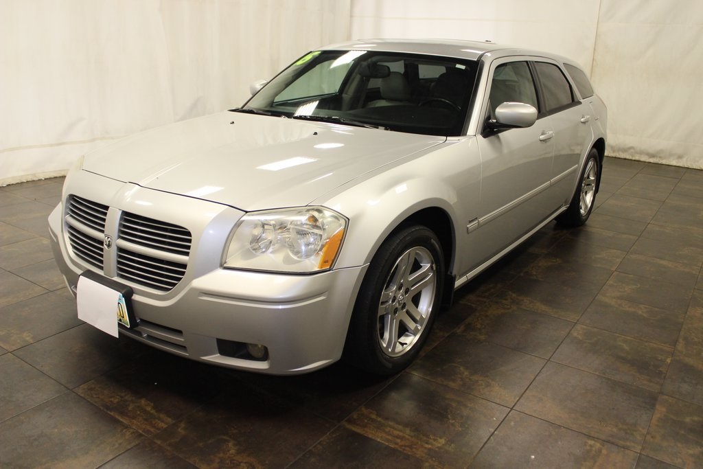 Pre-owned 2005 Dodge Magnum R T 4d Station Wagon In Boardman #7694b 